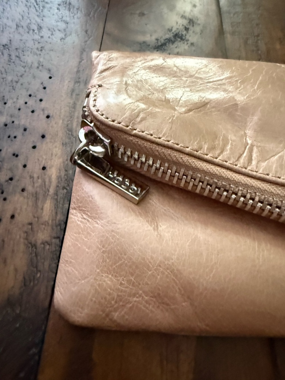 Hobo Brand Beige Zippered Clutch Bag Expandable - Picture 2 of 7